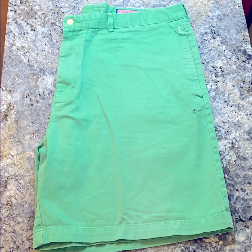 Green Vineyard Vines shorts